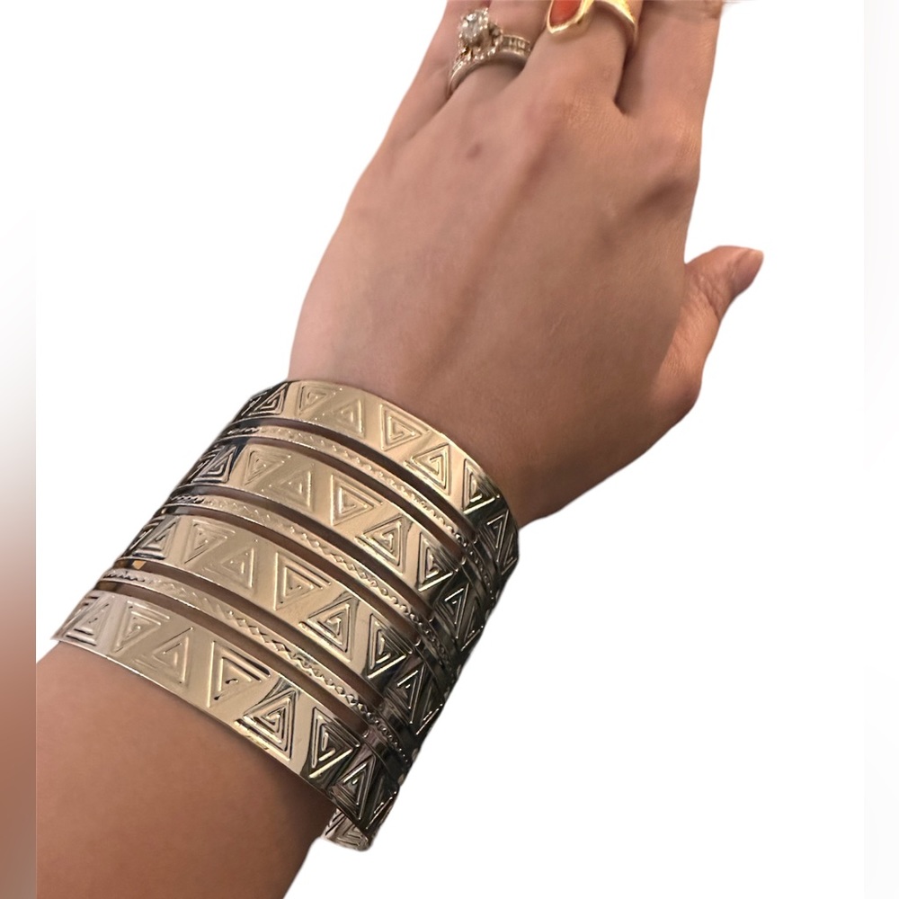 Stunning Silver Cuff Bangle with Aztec Emblems - Picture 6 of 7